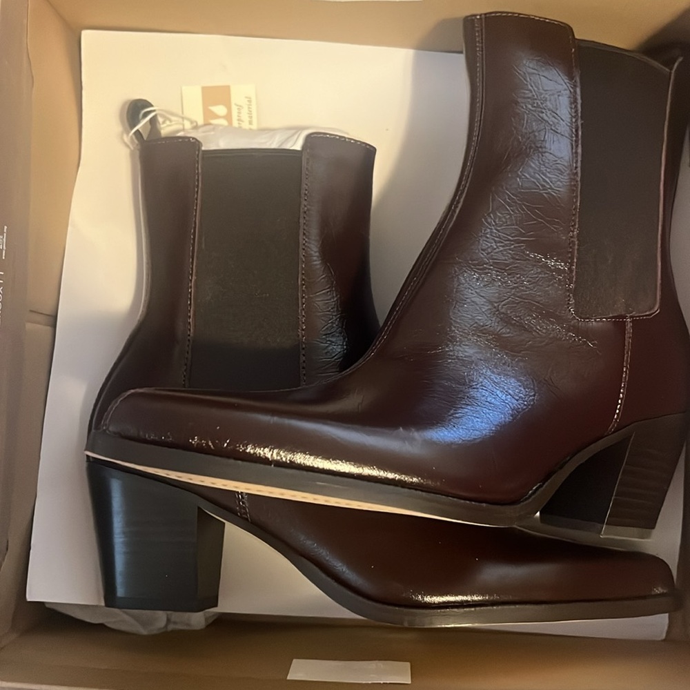 Dolce Vita Womens Shadie  Mulberry Patent Bootie New